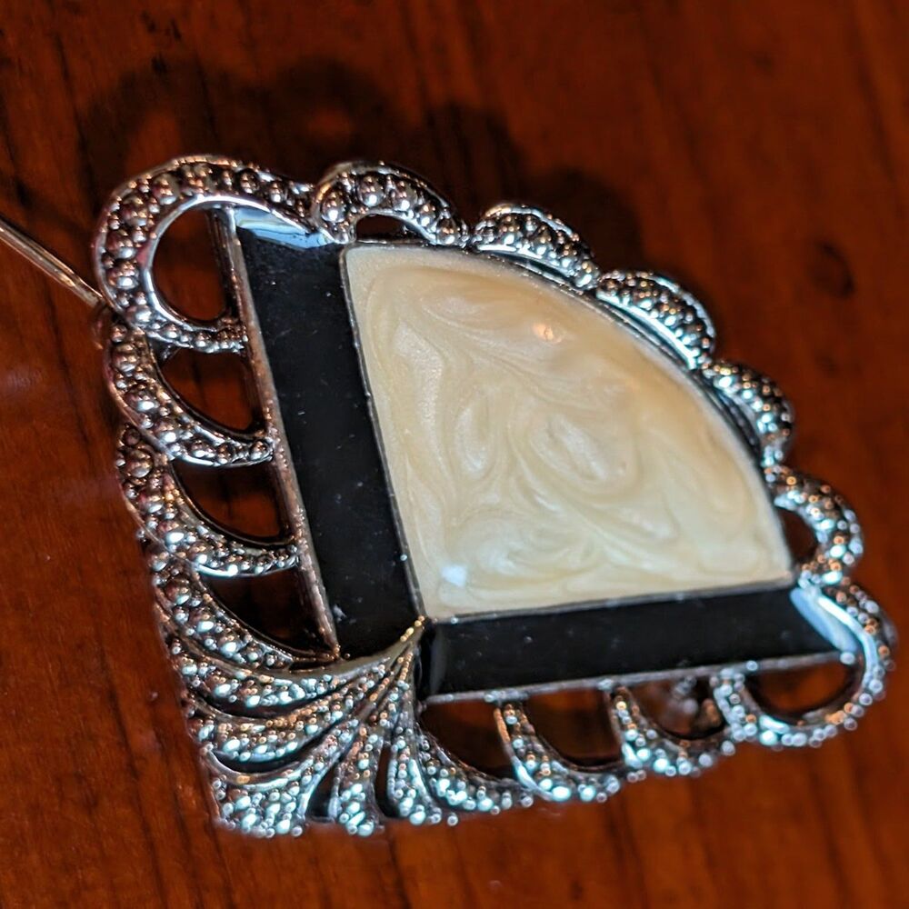 Vintage Silver Tone Avon Art Deco Fan Brooch Cream Enamel Pin